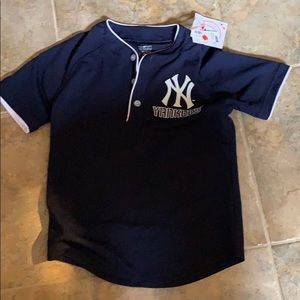 Nw Yankees shirt size 6 boys genuine merchandise